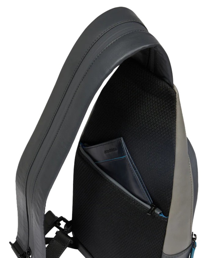  Piquadro - Zaino monospalla uomo in pelle porta iPad® Urban