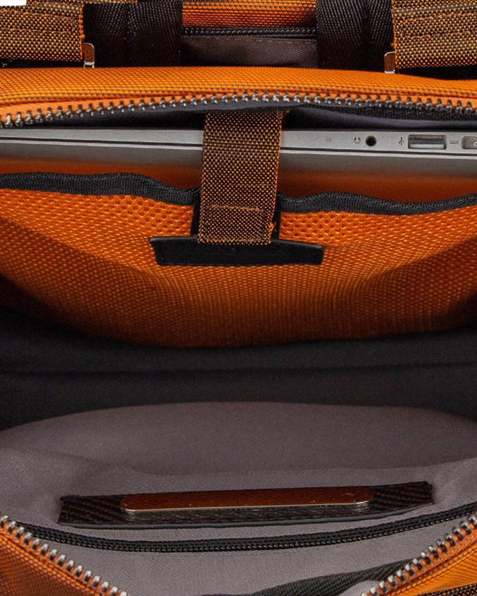 Scharlau – First Class 15.6-inch...
