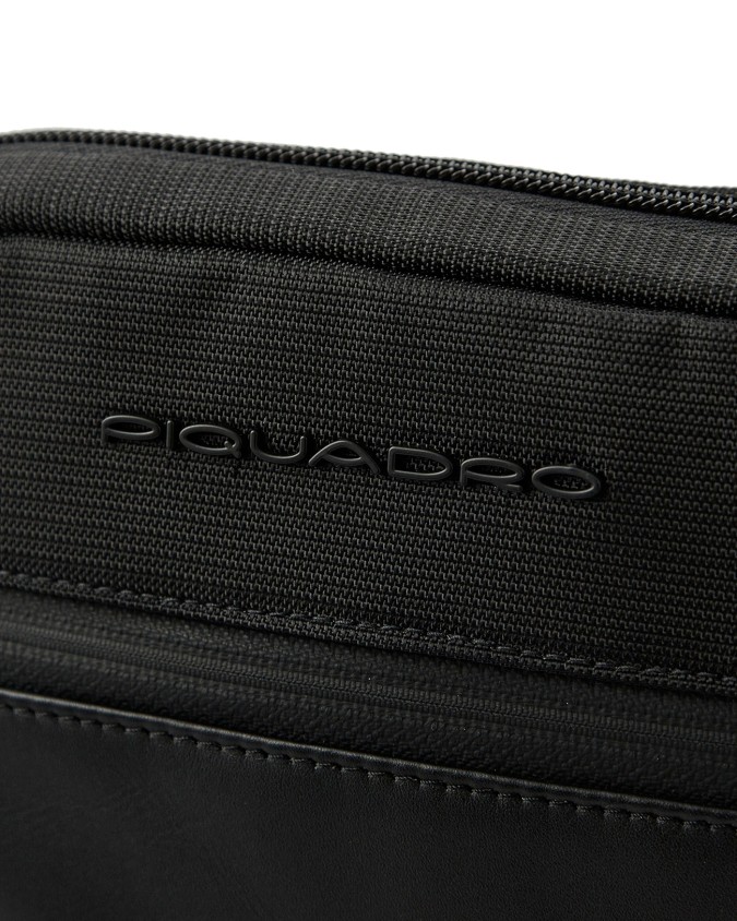  Piquadro – Borsello in pelle e tessuto porta iPad 11’’ S136