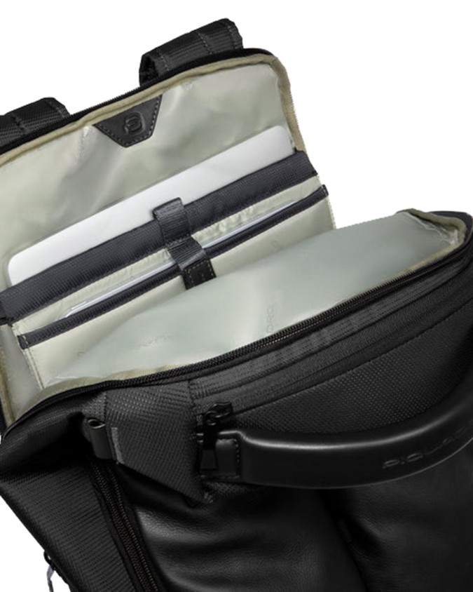  Piquadro – Zaino da viaggio porta pc 15.6’’ in pelle vegana e