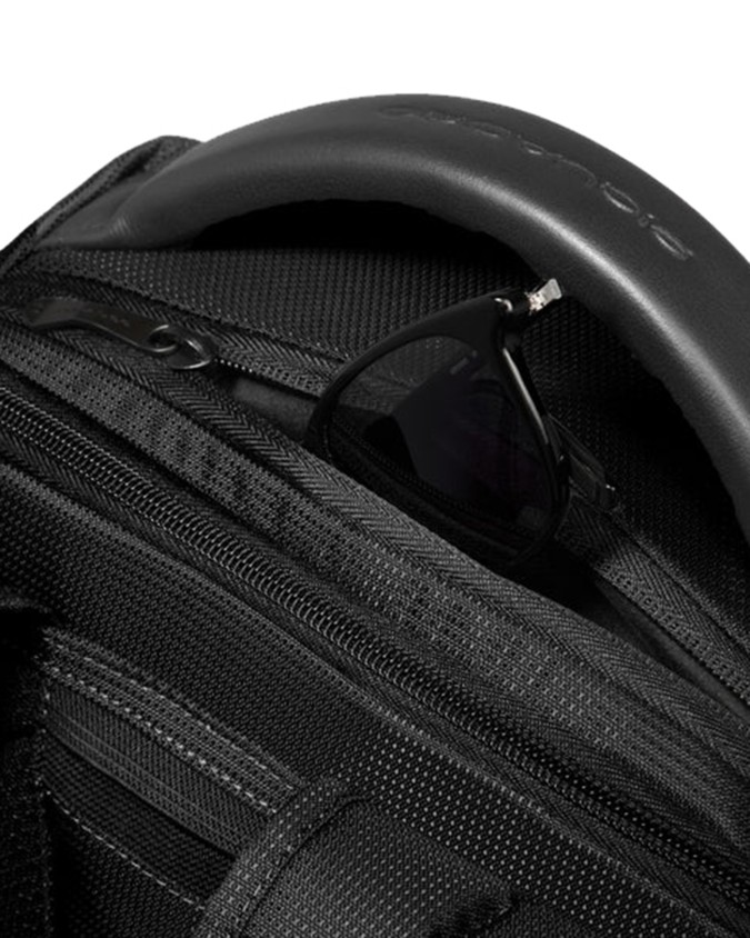 Piquadro – Zaino da viaggio porta pc 15.6’’ in pelle vegana e