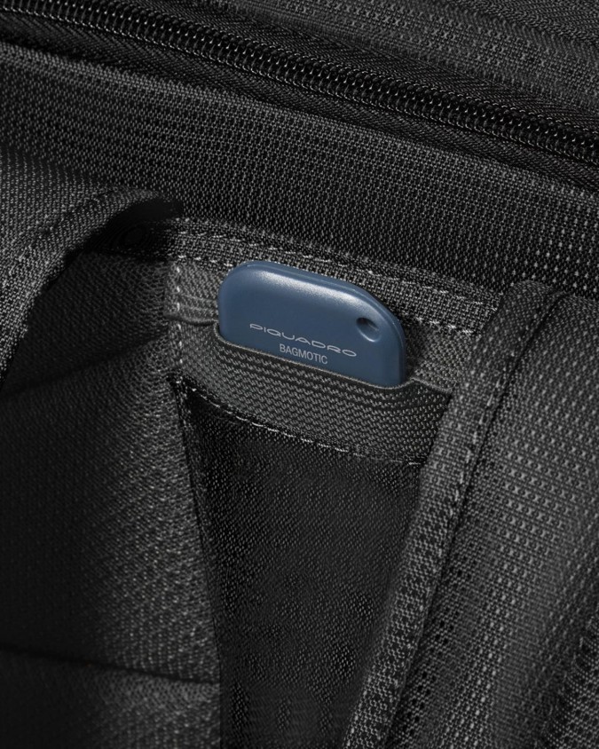  Piquadro – Zaino da viaggio porta pc 15.6’’ in pelle vegana e