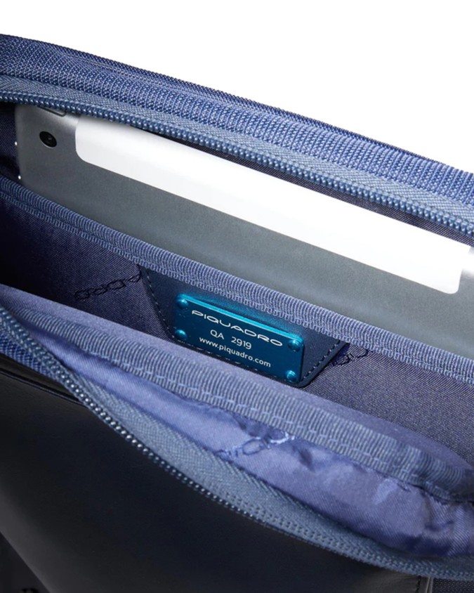  Piquadro – Borsello in pelle e tessuto porta iPad 11’’ S136