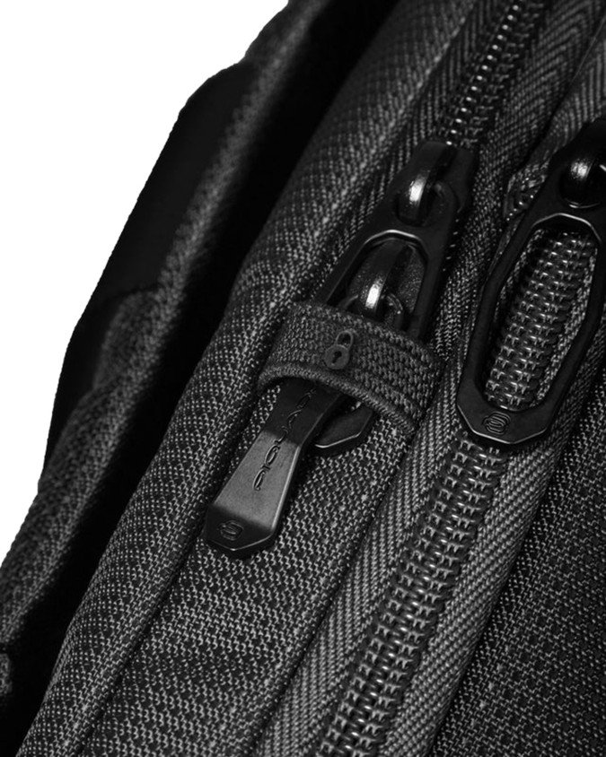  Piquadro – Zaino da viaggio porta pc 14’’ in pelle vegana e