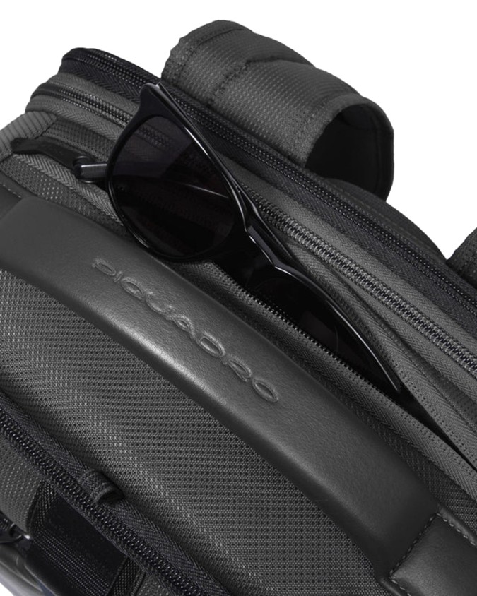  Piquadro – Zaino porta pc 17.3’’ espandibile in pelle vegana e