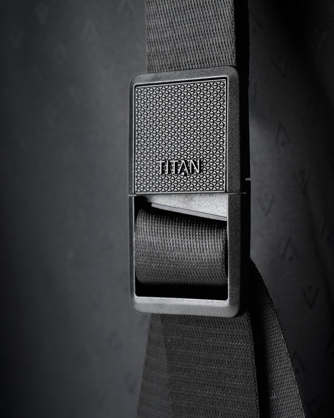  Titan - Trolley Medio Plus 69 cm in Policarbonato 4 ruote