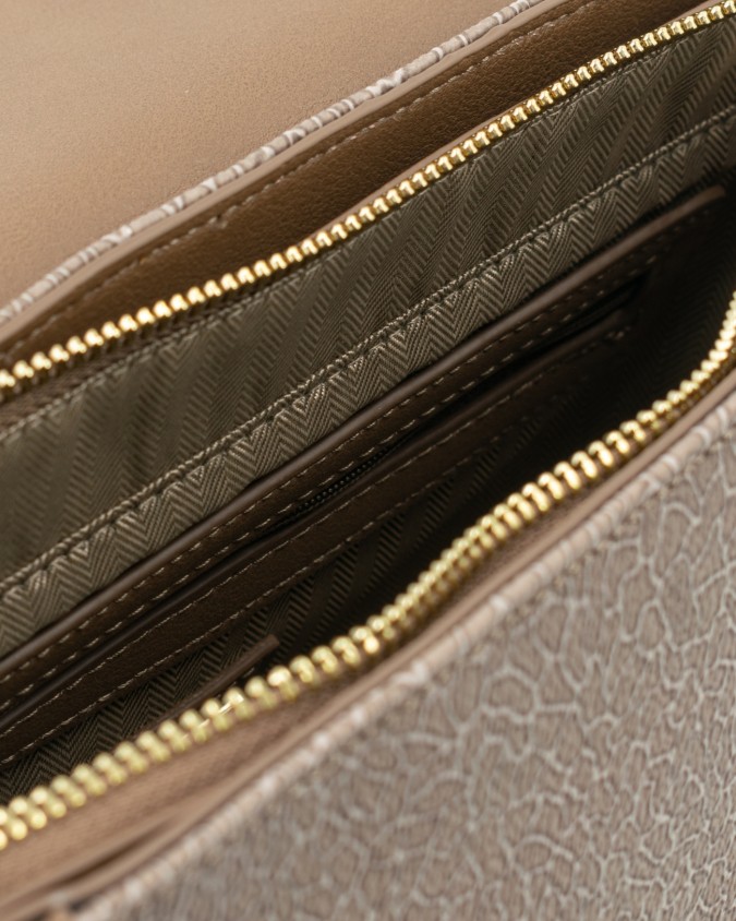Ynot - Borsa a spalla con  patta in pvc Havana