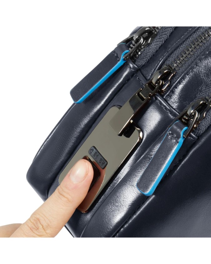  Piquadro - Pochette uomo in pelle con chiusura a impronta