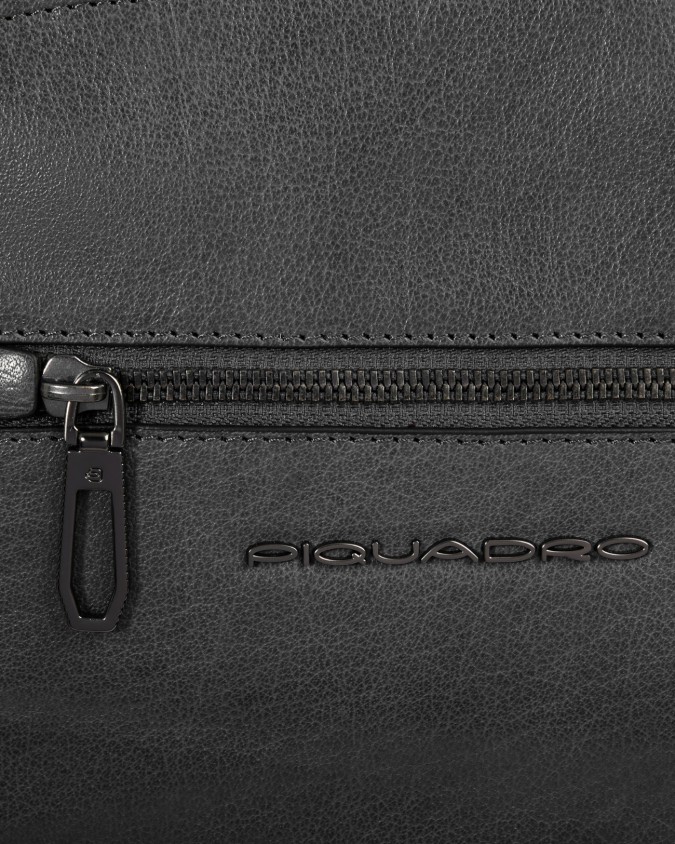  Piquadro - Zaino uomo personalizzabile in pelle porta pc